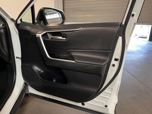 Used 2025 Toyota RAV4 XLE FWD image 12
