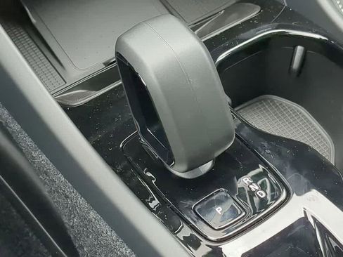 New 2026 Volvo XC40 B5 Ultra w/ Protection Package Premier image 32