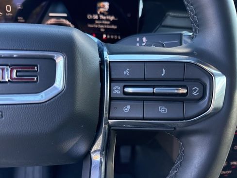 Used 2025 GMC Acadia Elevation image 14