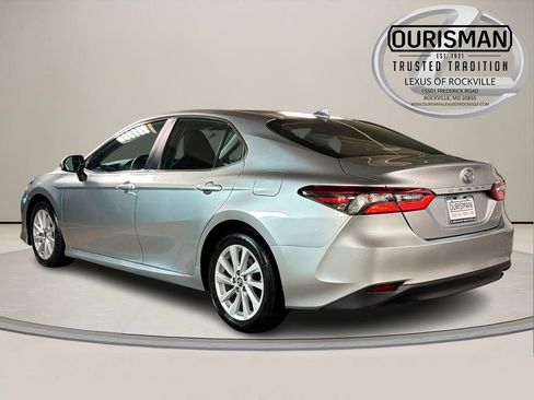 Used 2022 Toyota Camry LE image 6