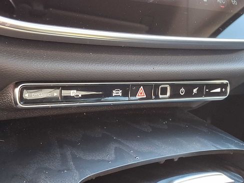 Used 2025 Mercedes-Benz E 350 4MATIC Sedan image 12