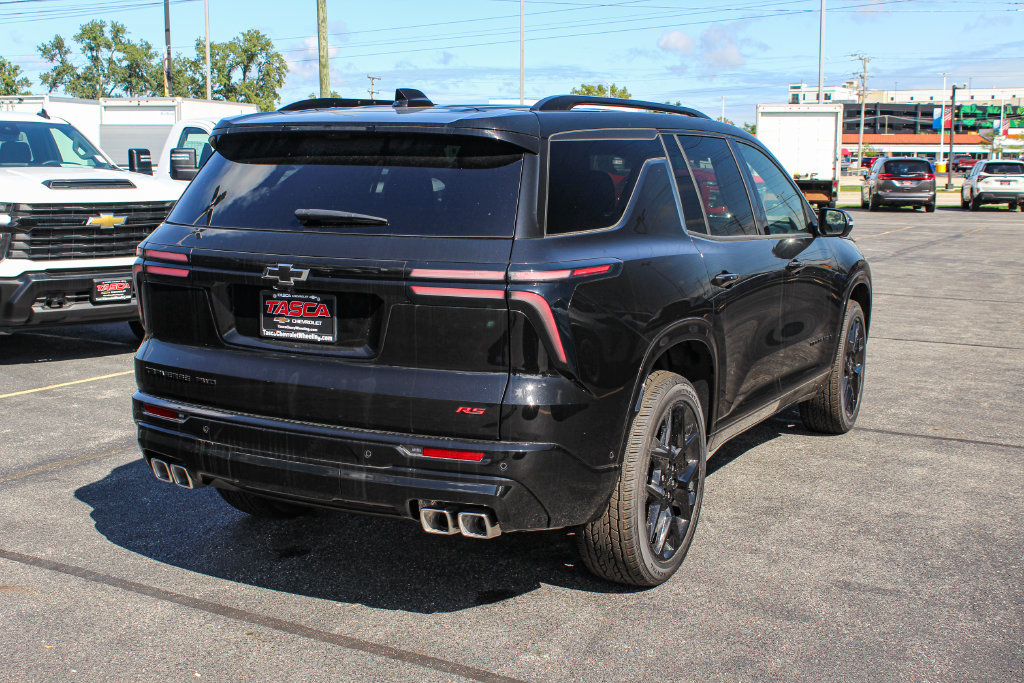 New 2026 Chevrolet Traverse RS w/ LPO, Floor Liner Package AWD/4WD image 9