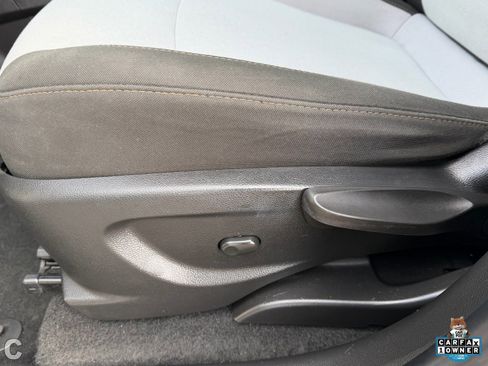 Used 2021 Chevrolet Trax LS image 21