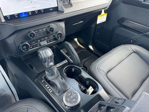 New 2025 Ford Bronco Badlands image 32