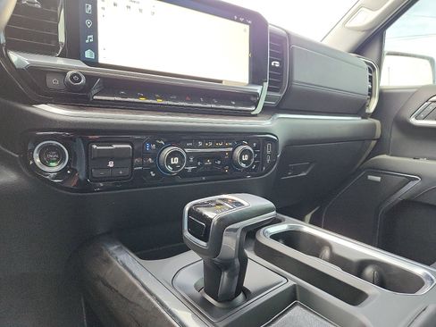 Used 2022 Chevrolet Silverado 1500 LTZ w/ Z71 Off-Road Package image 20