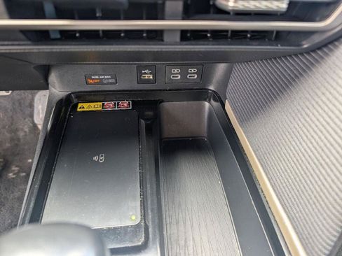 Used 2025 Toyota Camry SE FWD image 32