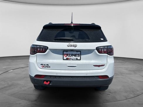 Used 2025 Jeep Compass Trailhawk AWD/4WD image 16