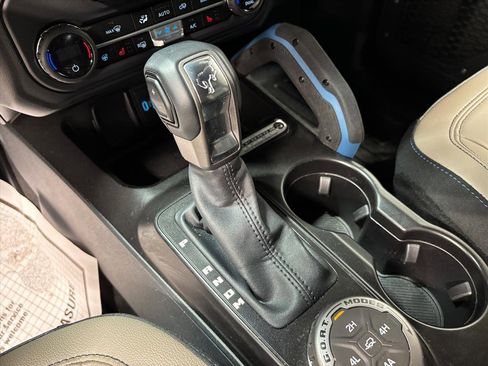 Used 2023 Ford Bronco Wildtrak image 14