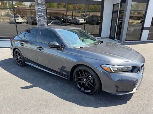 Used 2025 Honda Civic Sport image 2