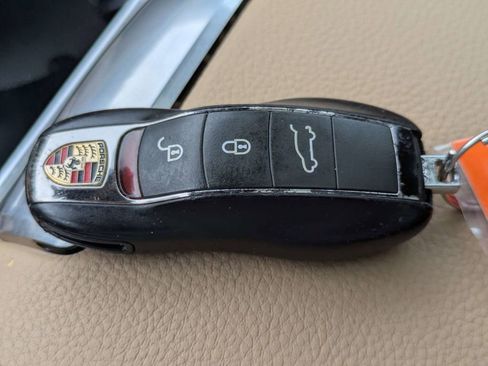 Used 2016 Porsche Cayenne AWD/4WD image 30