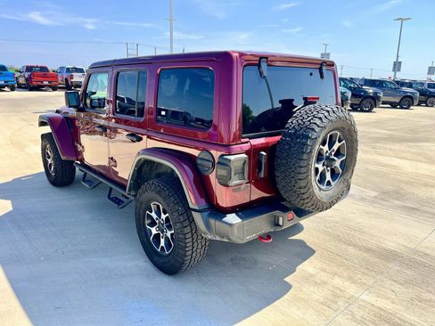 Used 2021 Jeep Wrangler Unlimited Rubicon w/ Cold Weather Group AWD/4WD image 5
