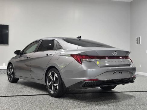 Used 2023 Hyundai Elantra Limited w/ Winter Weather Package FWD image 14