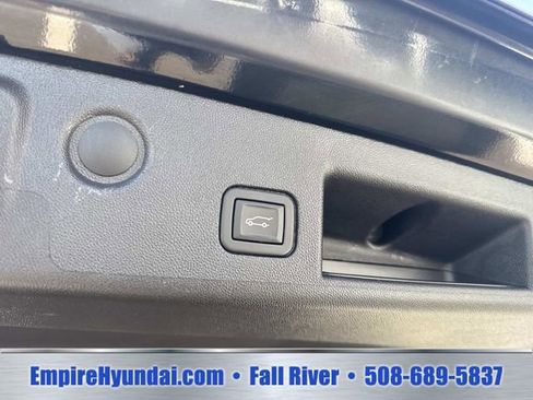 Used 2024 Chevrolet Equinox LT AWD/4WD image 8