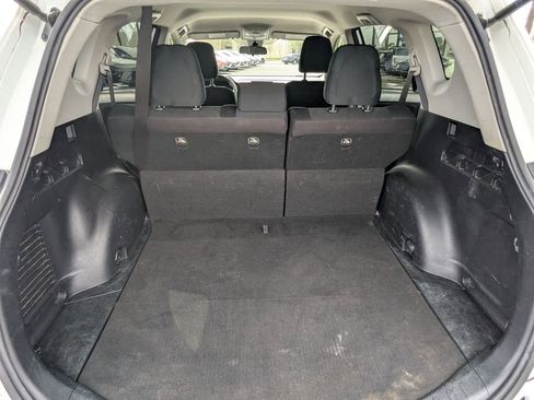 Used 2018 Toyota RAV4 LE image 6