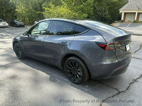 Used 2023 Tesla Model Y AWD image 8