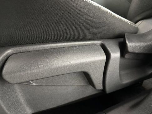 Used 2023 Nissan Rogue S image 19