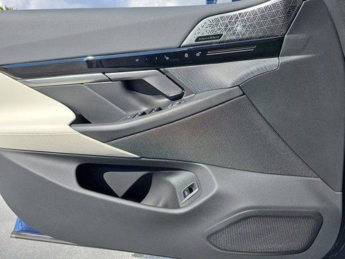 Used 2024 BMW 530i w/ Premium Package image 28