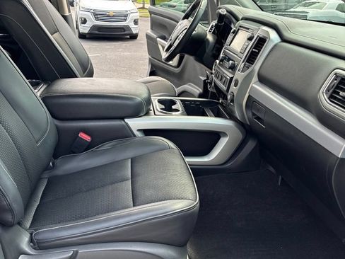 Used 2017 Nissan Titan PRO-4X AWD/4WD image 15