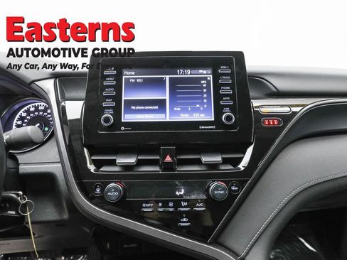 Used 2024 Toyota Camry SE image 12