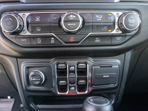 Used 2023 Jeep Gladiator Sport image 24