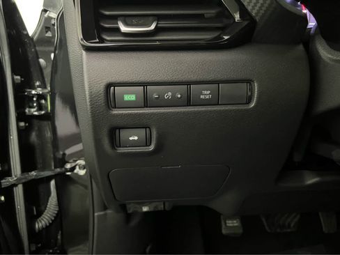 Used 2025 Nissan Sentra SV w/ Trunk Package FWD image 16