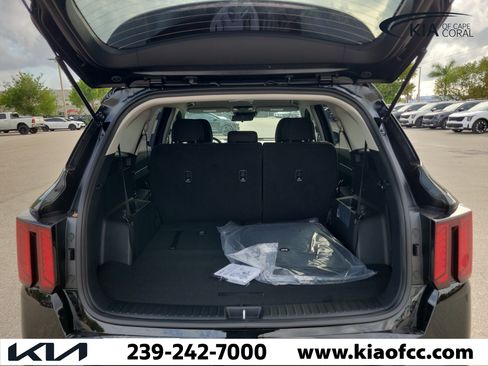 New 2026 Kia Sorento LX FWD image 11