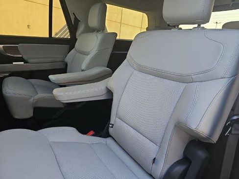 Certified 2025 Ford Expedition Platinum w/ Driver's Package AWD/4WD image 14