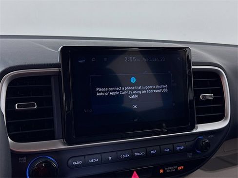 Certified 2024 Hyundai Venue Limited image 22