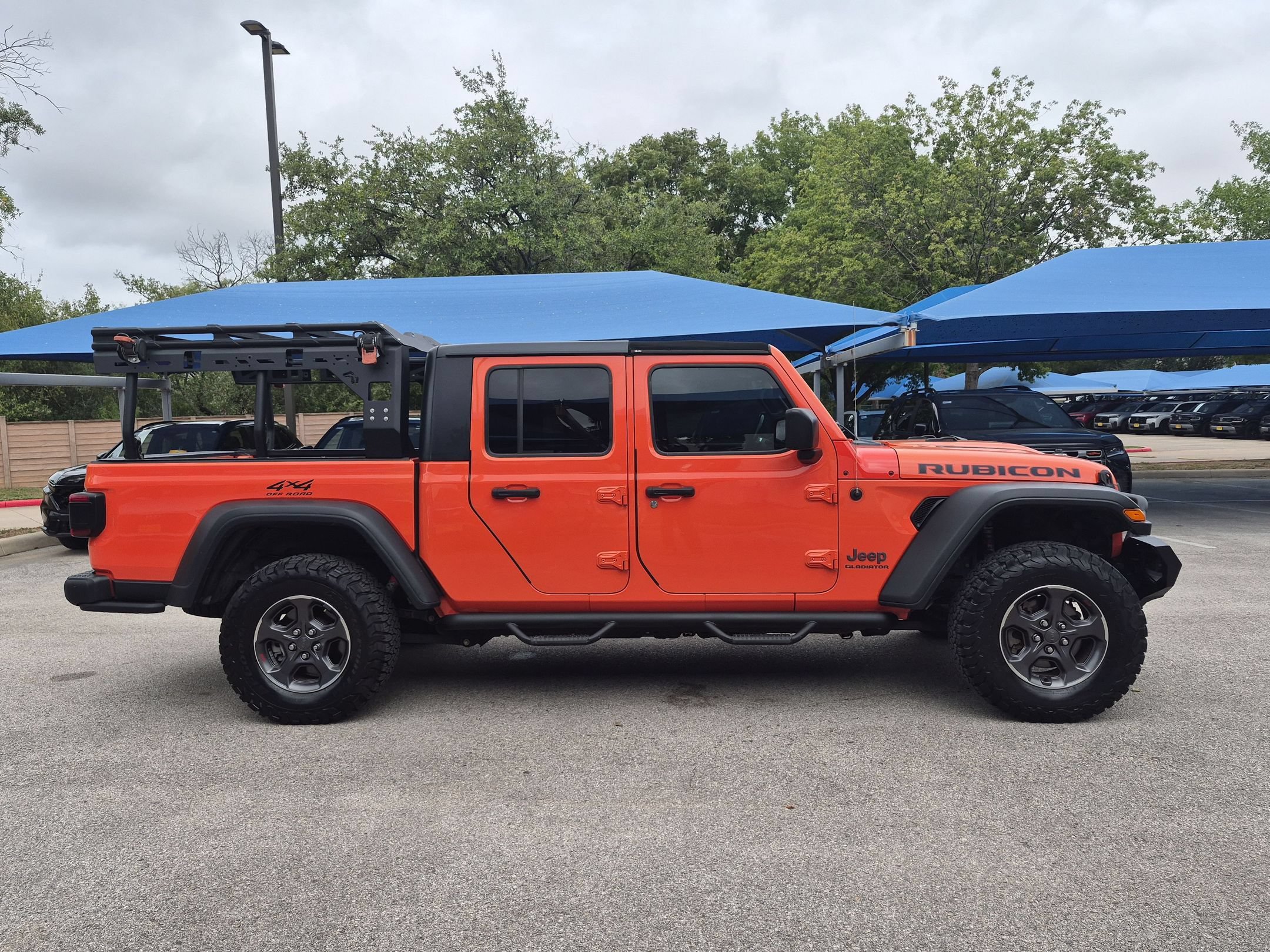 Used 2020 Jeep Gladiator Rubicon AWD/4WD image 2