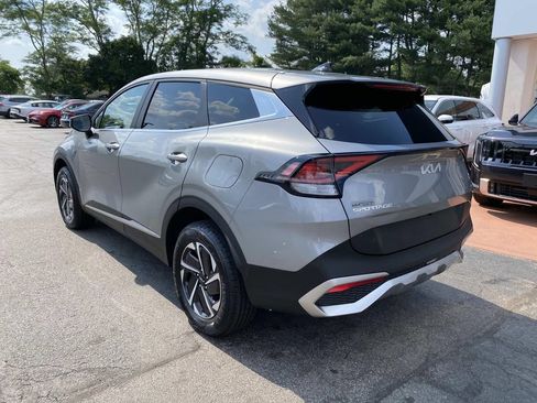 Used 2023 Kia Sportage LX AWD/4WD image 3