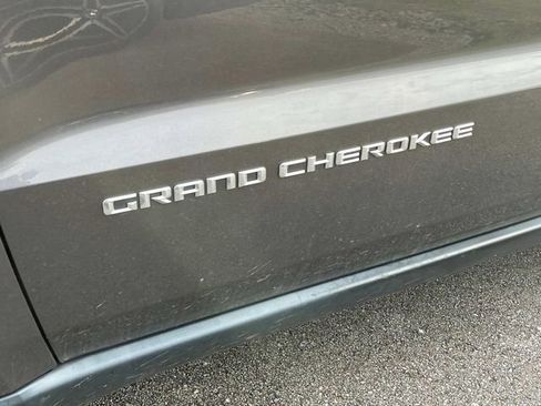 Used 2015 Jeep Grand Cherokee Limited image 11