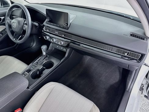 Certified 2024 Honda Civic EX image 28