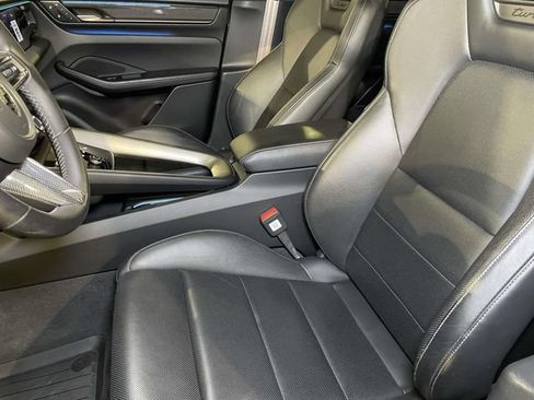 Certified 2024 Porsche Macan Turbo Electric AWD/4WD image 5