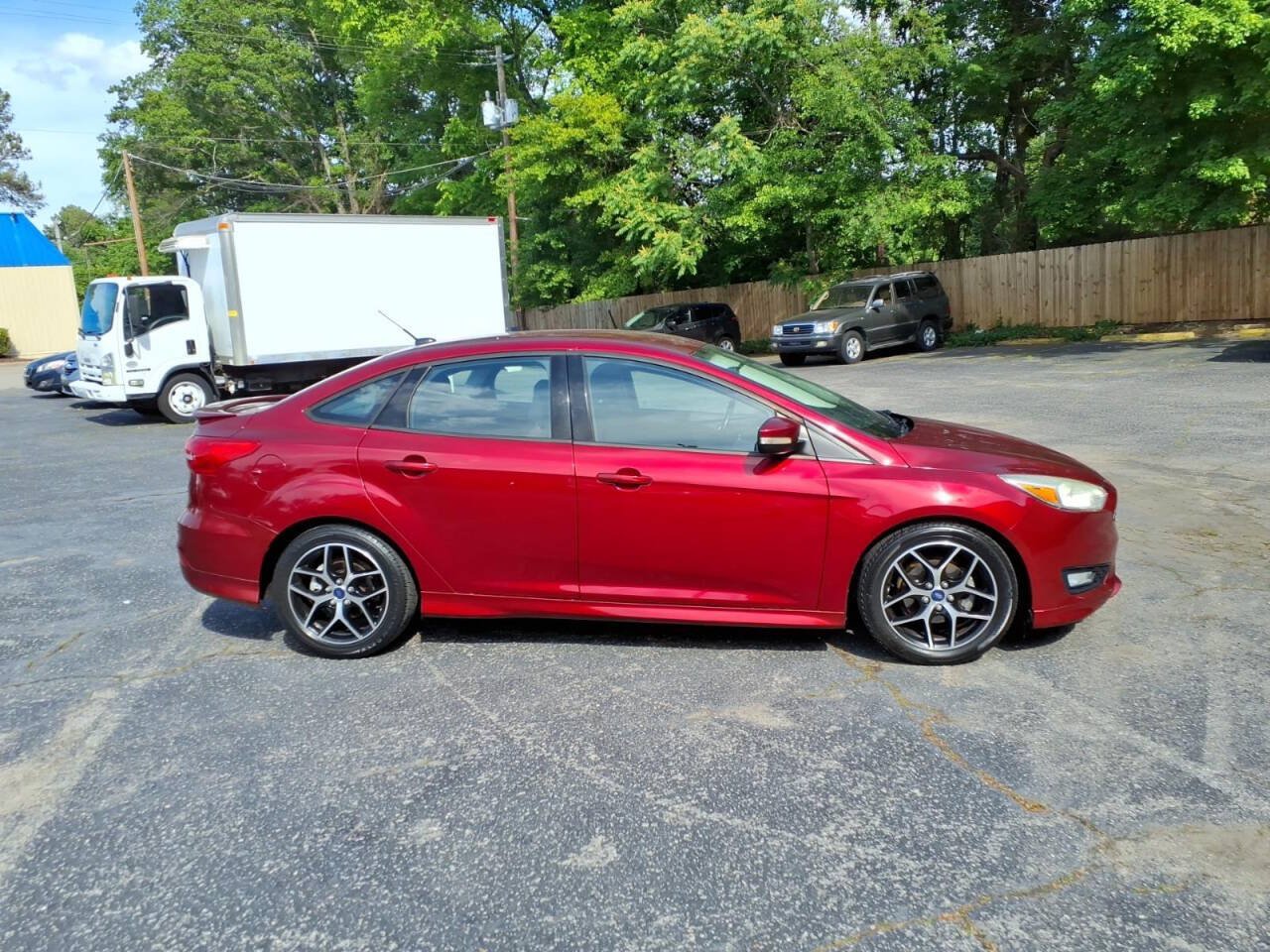 Used 2015 Ford Focus SE w/ SE Ecoboost Package FWD image 2