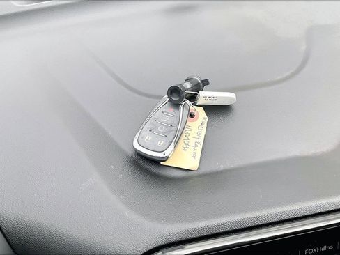 Used 2022 Chevrolet Equinox Premier AWD/4WD image 12