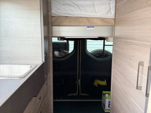 Used 2022 Mercedes-Benz Sprinter 2500 image 39