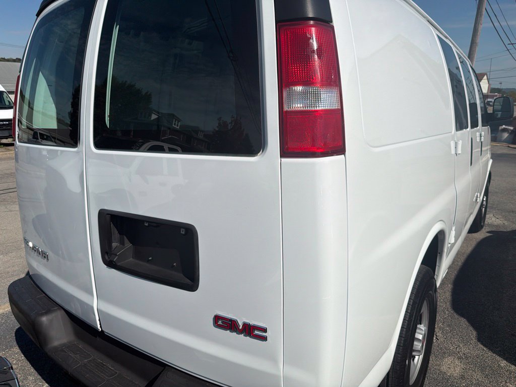 Used 2019 GMC Savana 2500 RWD image 8
