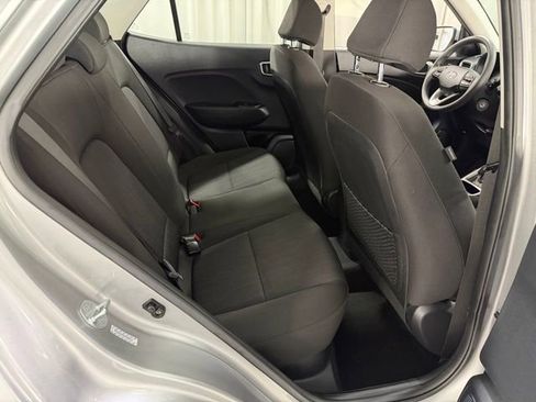 Used 2023 Hyundai Venue SE image 8