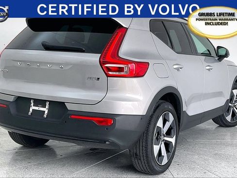 Certified 2025 Volvo XC40 B5 Plus image 2