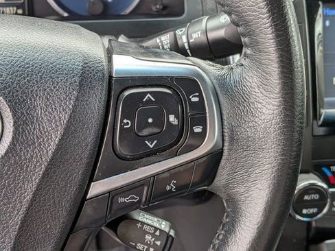 Used 2017 Toyota Camry XLE FWD image 23