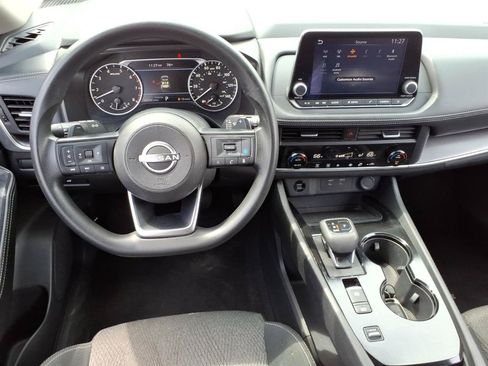 Used 2024 Nissan Rogue SV FWD image 11