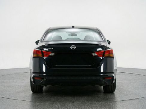 Used 2025 Nissan Altima 2.5 SV FWD image 7