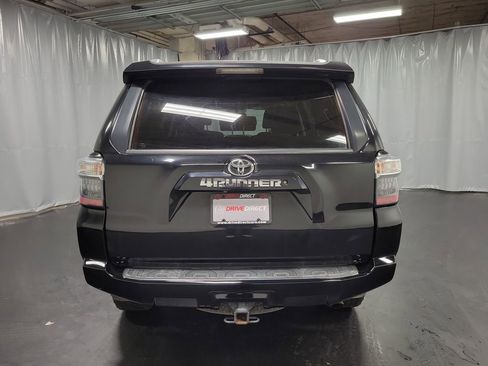 Used 2018 Toyota 4Runner SR5 image 7