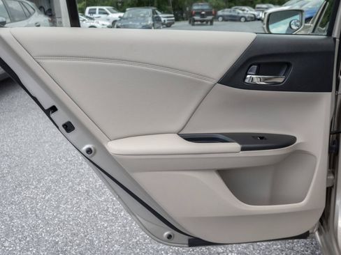 Used 2017 Honda Accord EX-L image 23