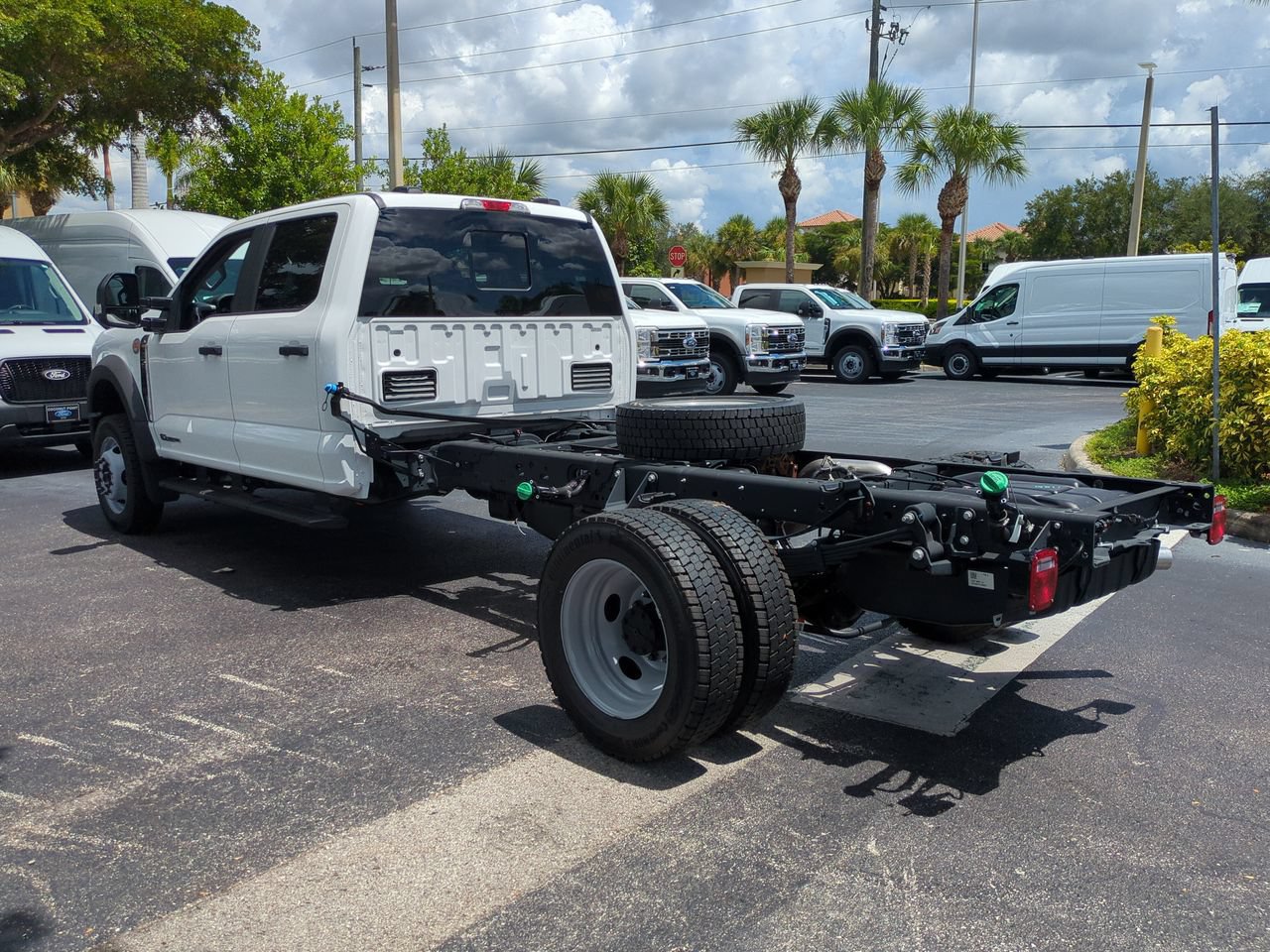 New 2026 Ford F550 4x4 Crew Cab image 6