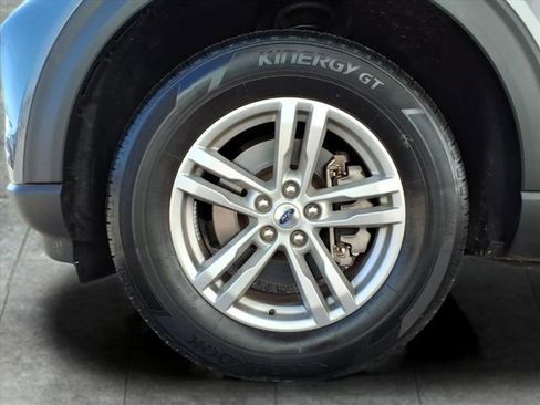 Used 2022 Ford Explorer XLT image 9