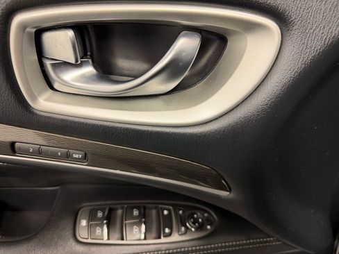 Used 2020 INFINITI QX60 Luxe w/ Essential Package FWD image 6