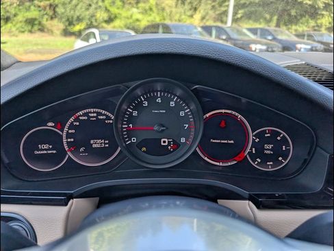 Used 2021 Porsche Cayenne AWD/4WD image 16