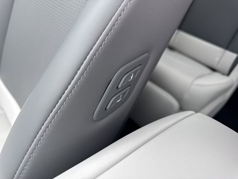 Used 2026 Hyundai Ioniq 9 Limited image 35