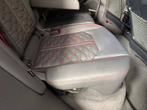 Used 2024 Audi RS Q8 4.0T image 26